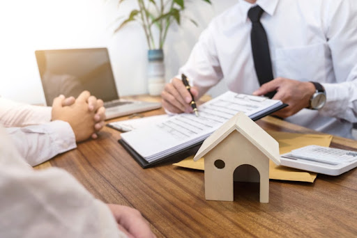 6 Key Things to Check Before Signing a Home Buying Contract