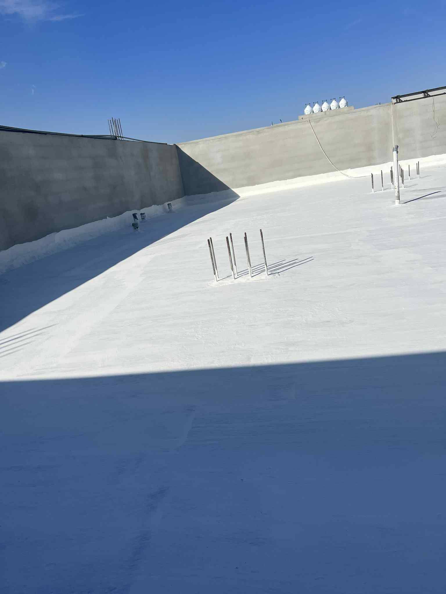 عزل اسطح وخزانات